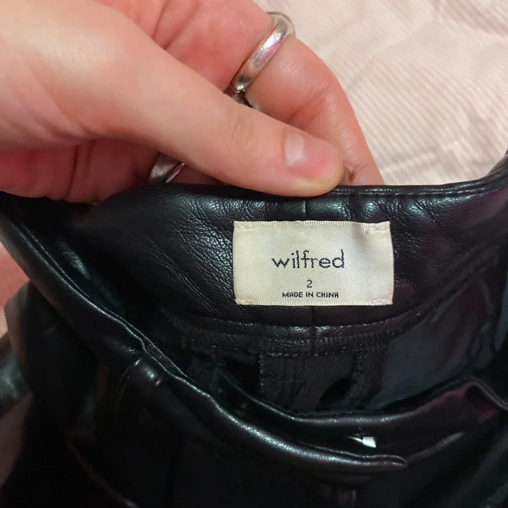 Wilfred long faux leather shorts - Picture 2 of 4